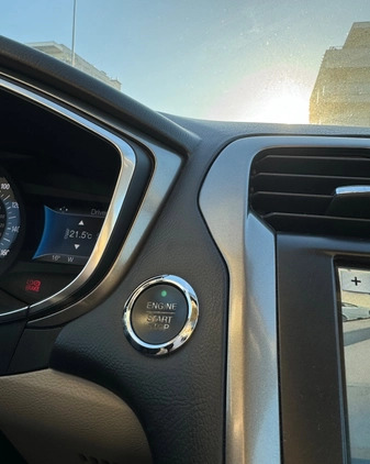 Ford Fusion cena 64000 przebieg: 98995, rok produkcji 2017 z Warszawa małe 379
